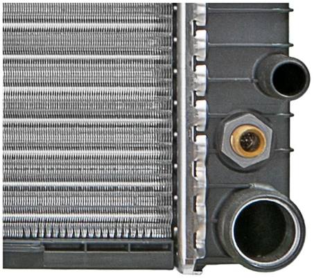 Mercedes Radiator (w/ Auto Trans) 210500710364 - Behr 376710234